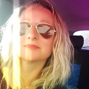 Meet your Posher, Stacy